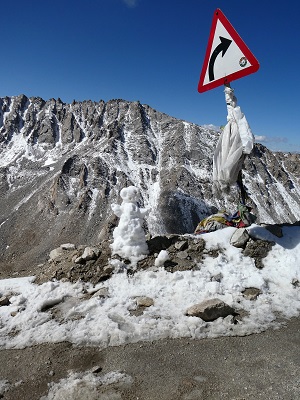 Snowman just below the Khardung La pass summit