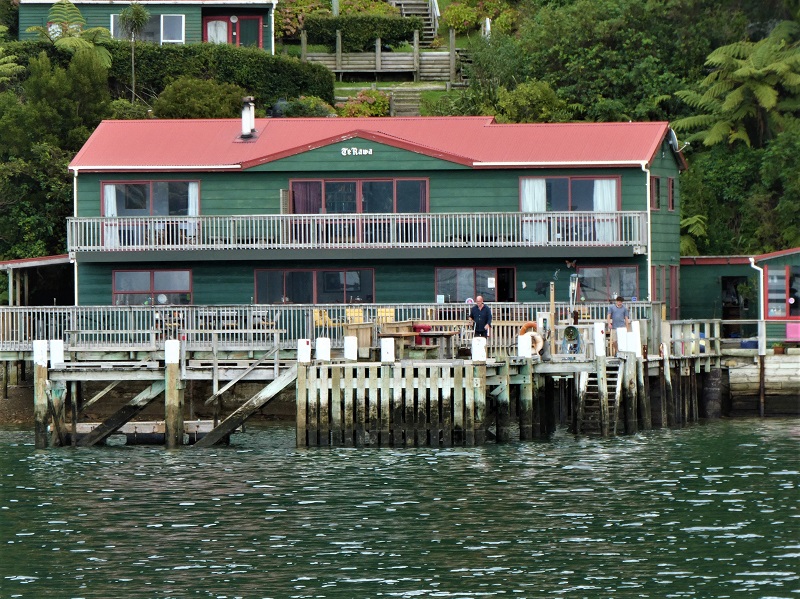 Te Rawa Retreat wharf