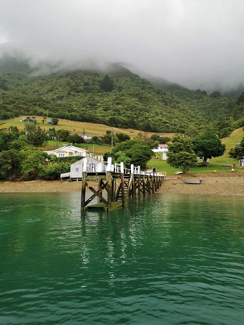 Waihinau Bay, Bulwar