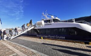 Mostraaumen Fjord cruise boat