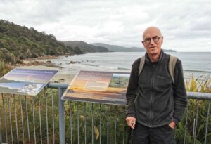 Manfred at the info boards at the beginning of the Rakiura Track, Stewart Island Rakiura
