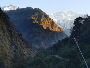 Peaks above Yamunotri from the road above Syana Chatti