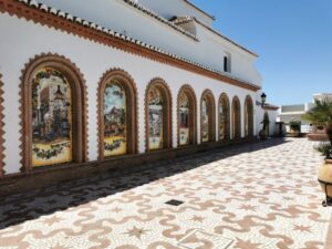 The courtyard of the church in the square in Competa