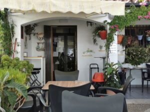 Bar Cafeteria La Farola in El Gastor just serving drinks and no meals