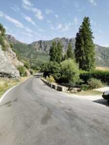 Leaving the car park at the Fuentría Fountain to go down the Gaidovar Valley with Monte Prieto beyond