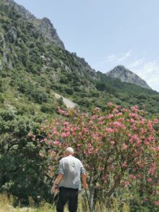Manfred and the cliffs of the Grazalema National Park on the road to Grazalema