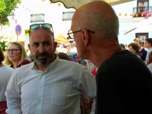 Manfred talking to one of the locals at the El Bosque festival procession