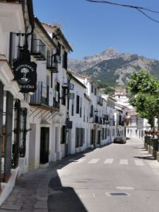 Restaurante Cádiz el Chico on the main street of Grazalema