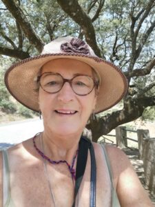 Teresa at the carpark of Mirador Cintillo y Agua Nueva