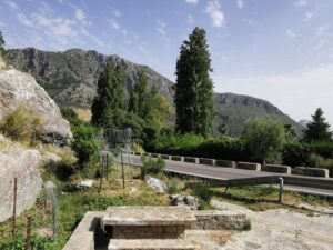 The road to Gaidovar with Monte Prieto beyond