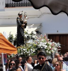 The statue of San Antonio de Padua, El Bosque festival