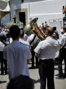 The statue of San Antonio de Padua going back into the church in El Bosque festival