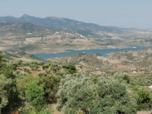 The view from El Tajo towards Zahara de la Sierra across the embalse