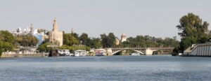 Torre del Oro and other sights on the river Seville