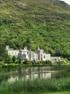 The steep hill behind Kylemore Abbey