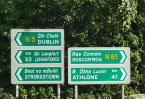 A roadsign at a major interesction along the way from Ballaghaderreen to Killaloe