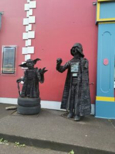 Passing through the hamlet of 'Ceann Sibal' Ballyferriter we came across these sculpture made from car tires