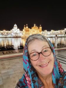 Teresa at the Sri Harmandir Sahib – Golden Temple for the Book of Wisdom Ceremony in the early morning