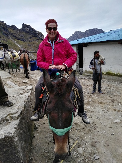 Midway on journey up to Hemkund