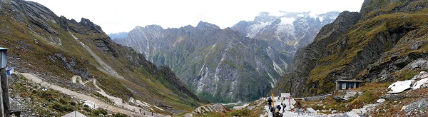 Panorama of the track crossing the waterfall heads at Hemkund