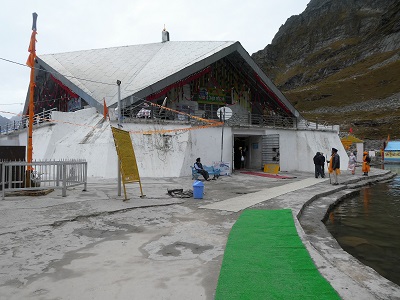 The Sikh Temple on the edge of the lake at Hemkund