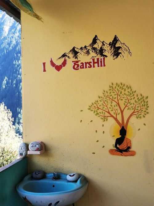 A lovely wall art in the tea stop at Sukki Village