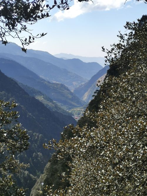 Janki Chatti in the centre of the valley's as seen from the trail to Yamunotri