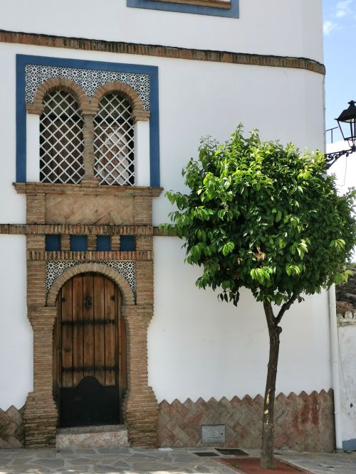 An interesting doorway in Montecorto