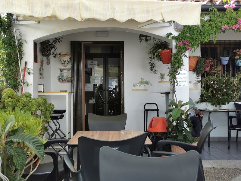 Bar Cafeteria La Farola in El Gastor just serving drinks and no meals