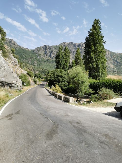 Leaving the car park at the FuentrÃa Fountain to go down the Gaidovar Valley with Monte Prieto beyond