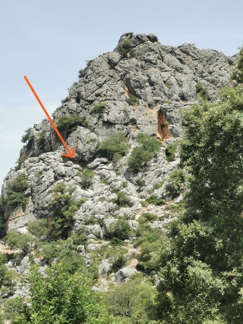 The arrow points to where the Ojo del Moro is situated