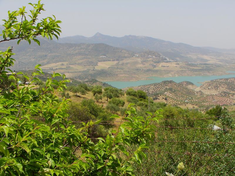 Zahara de la Sierra and the embalse from El Tajo
