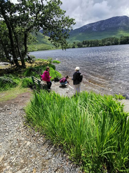 Dionee and the girls near the boathouse at Kylemore Abbey